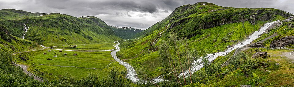 landscape picture of Sendefossen in Myrkdal, Norway by Giuseppe Milo. Licensed under CC-BY 2.0
